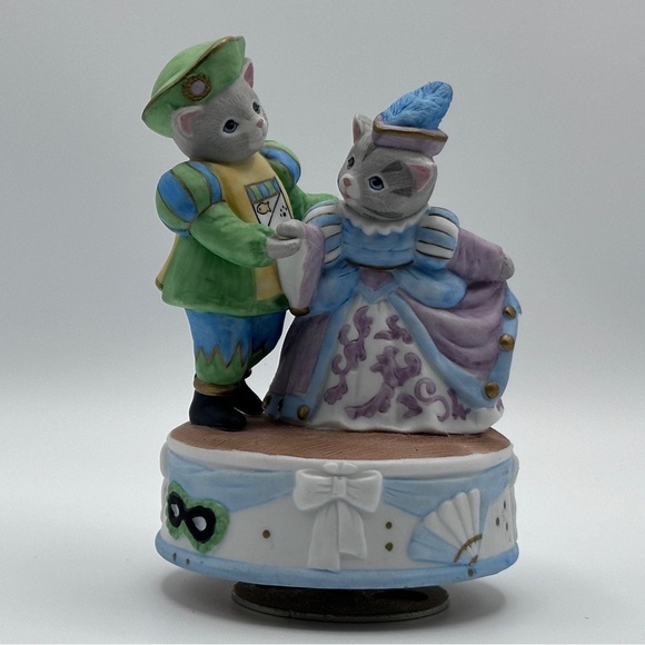 Vintage Porcelain Kitty Cucumber Schmid "Shall We Dance" Music Box - Picture 1 of 12